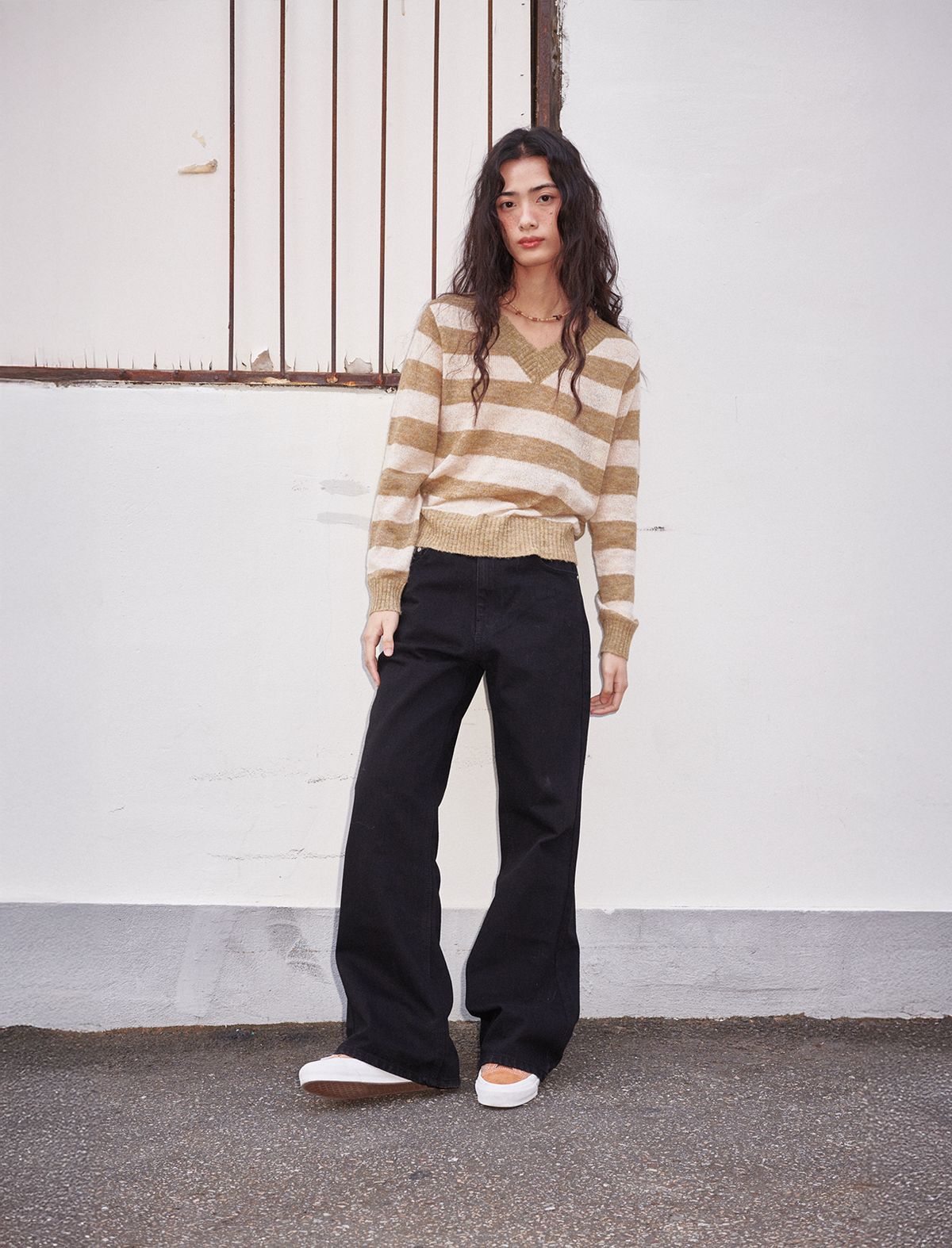 플랫웨이브 인 서울(FLATWAVE IN SEOUL) Vayra V Neck Stripe Knit Khaki/Beige