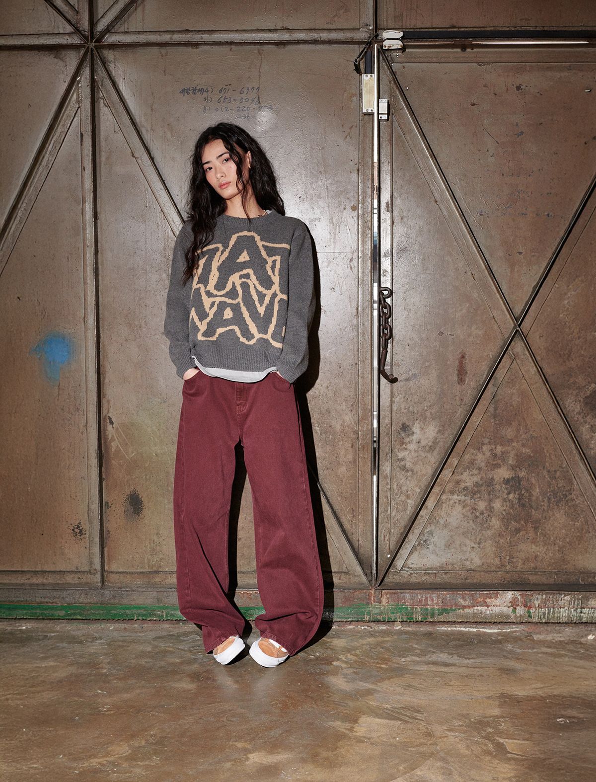 플랫웨이브 인 서울(FLATWAVE IN SEOUL) Ryef Wool Lettering Round Knit Charcoal