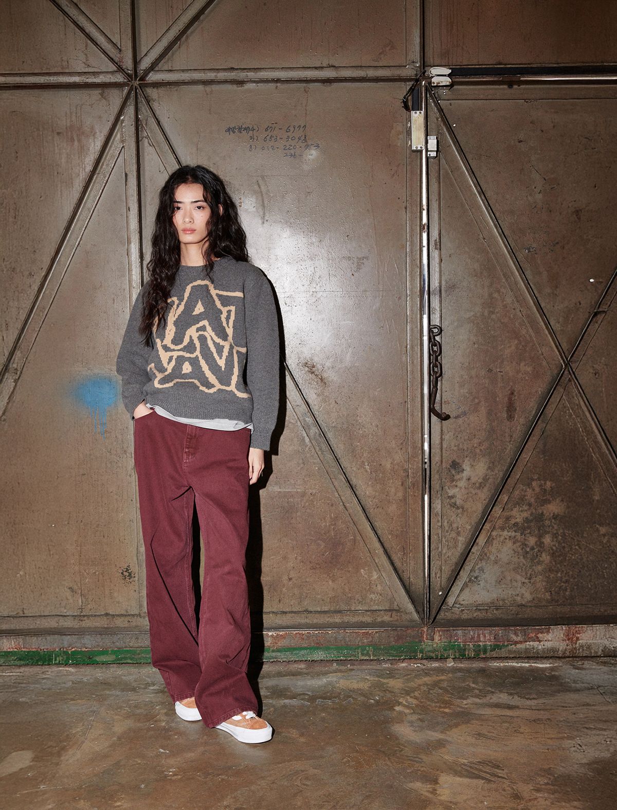 플랫웨이브 인 서울(FLATWAVE IN SEOUL) Ryef Wool Lettering Round Knit Charcoal