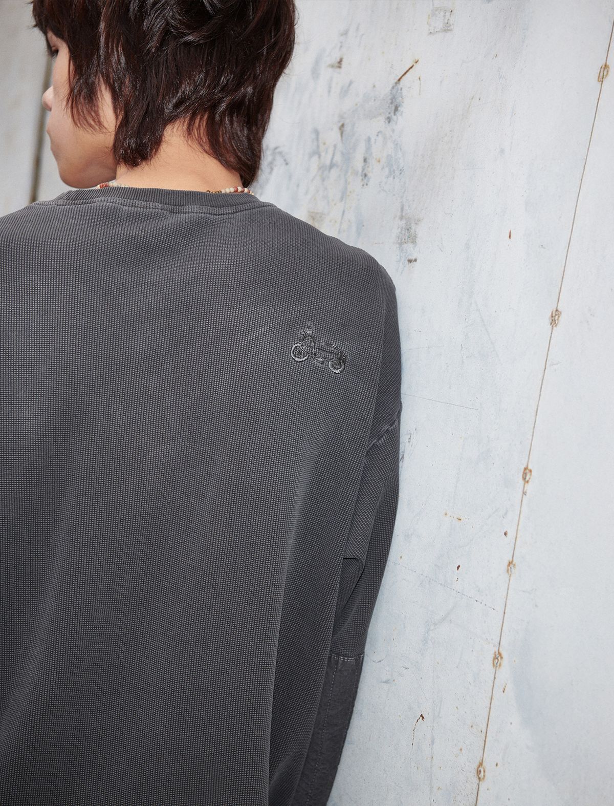 플랫웨이브 인 서울(FLATWAVE IN SEOUL) Tyde Waffle Pigment Longsleeve T-Shirt Charcoal