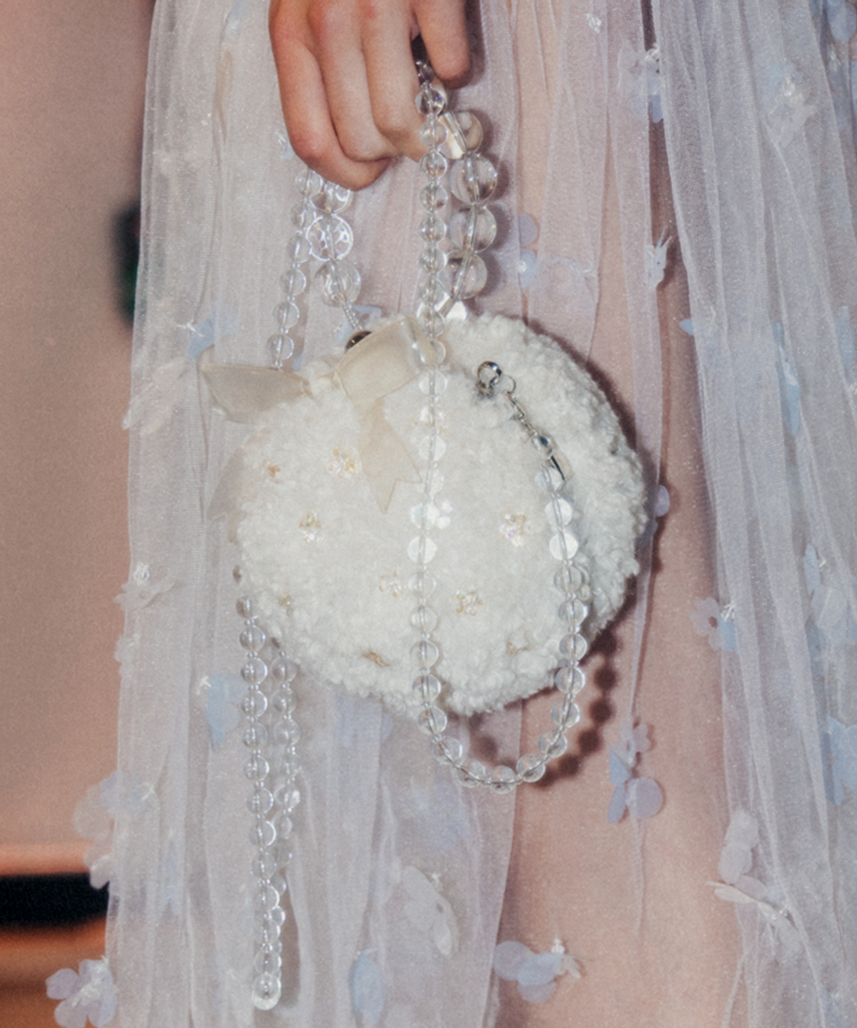 락피쉬웨더웨어(ROCKFISH WEATHERWEAR) [X SUSAN FANG] FURRY BUBBLE BOW BAG - WHITE