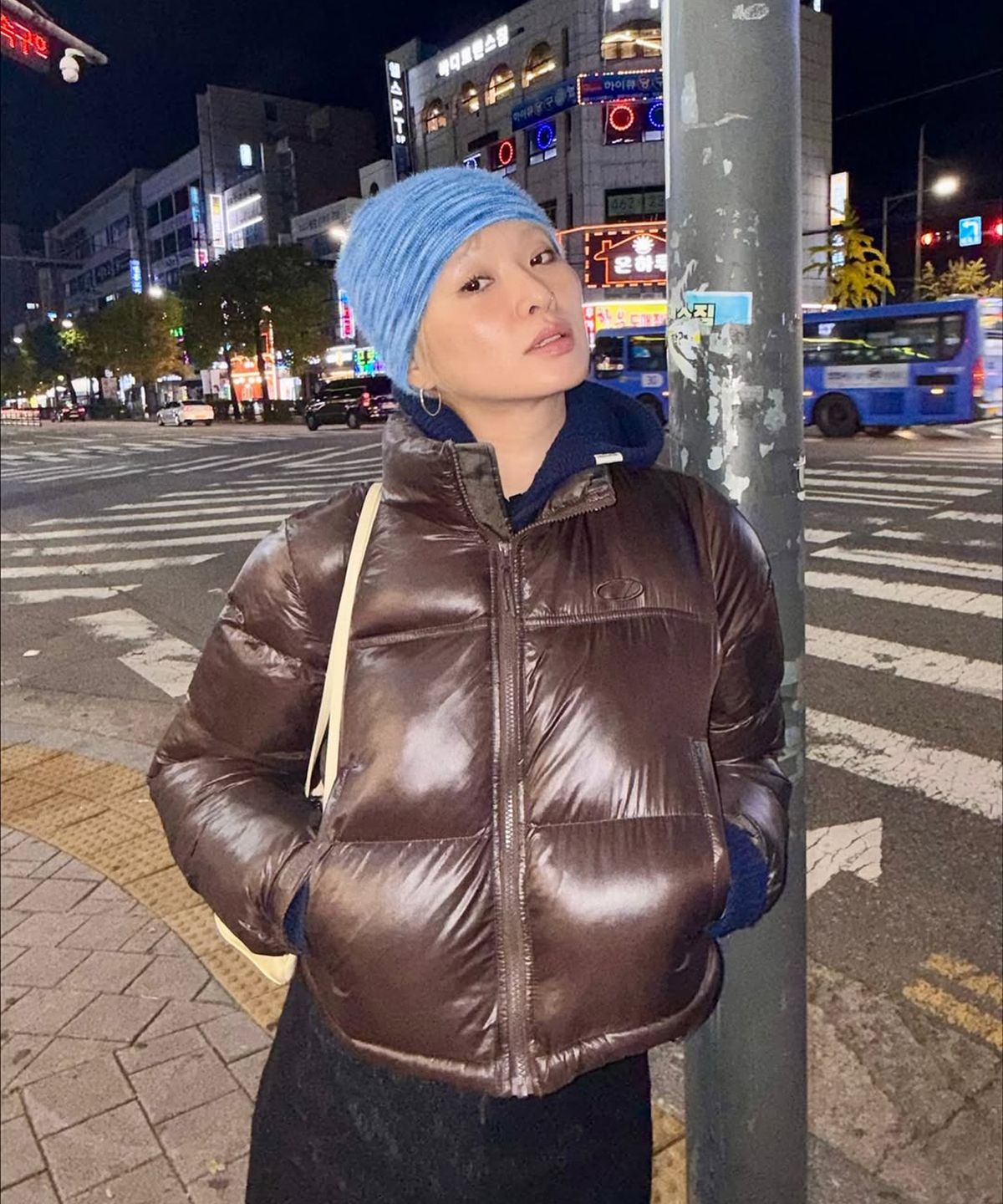 쎄르페(SSERPE) 소프트 헤어리 그라데이션 비니 블루 & 네이비