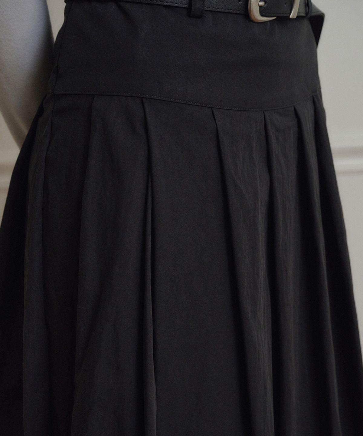 마롯(MARROT) Two-way Pleated Long Skirt_Black