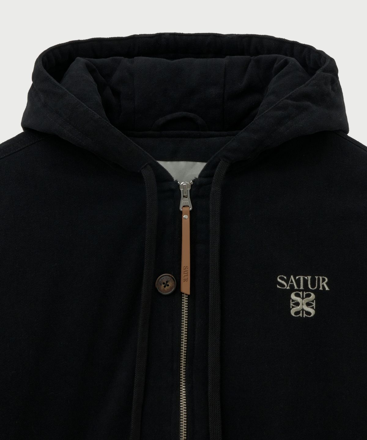 세터(SATUR) 테오 패디드 후드 집업 블랙