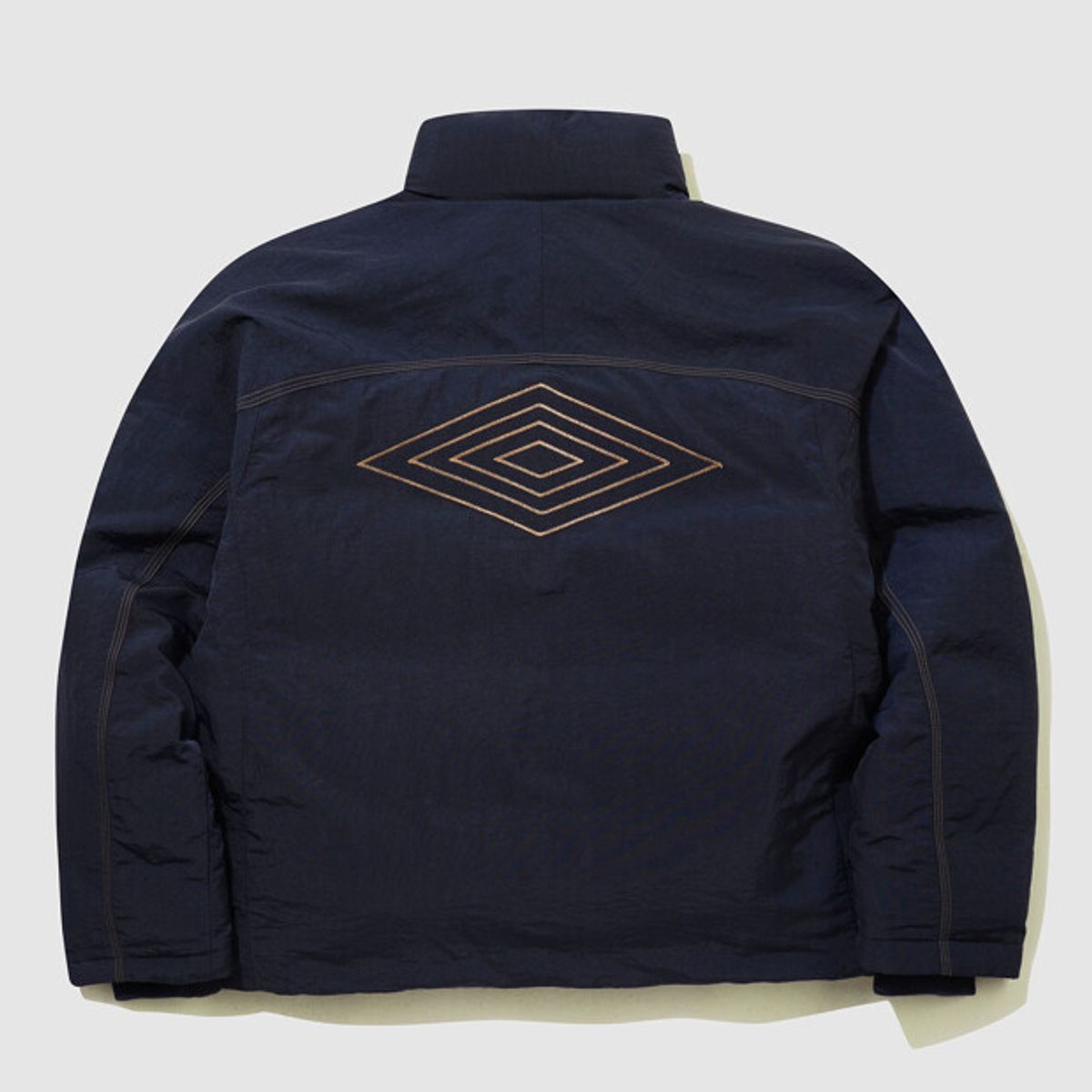 엄브로(UMBRO) 크리스피 타슬란 머스코비 덕 다운 자켓 네이비 UQ321CDJ92