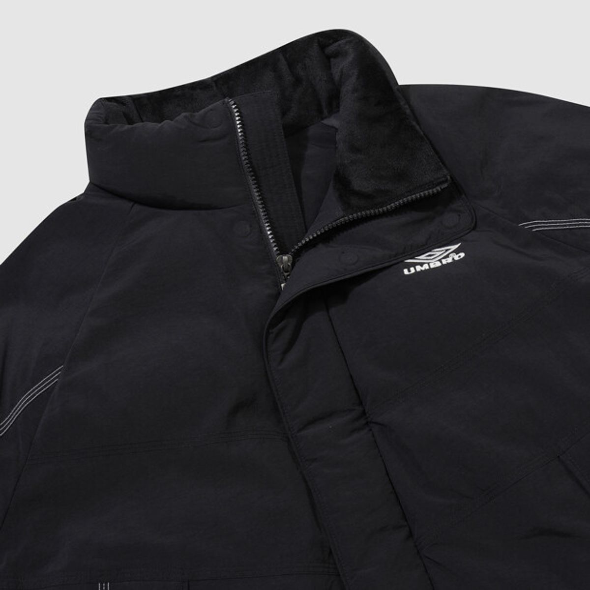 엄브로(UMBRO) 크리스피 타슬란 머스코비 덕 다운 자켓 블랙 UQ321CDJ92