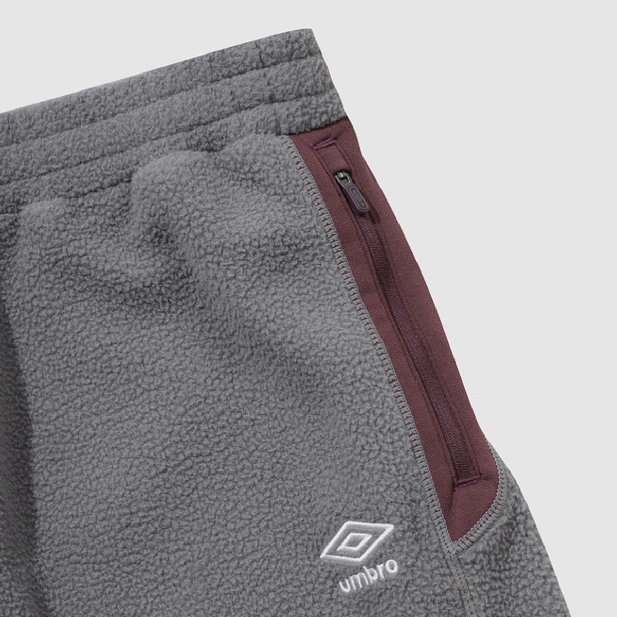 엄브로(UMBRO) 하이브리드 플리스 조거 팬츠 차콜 UQ421SFPO2