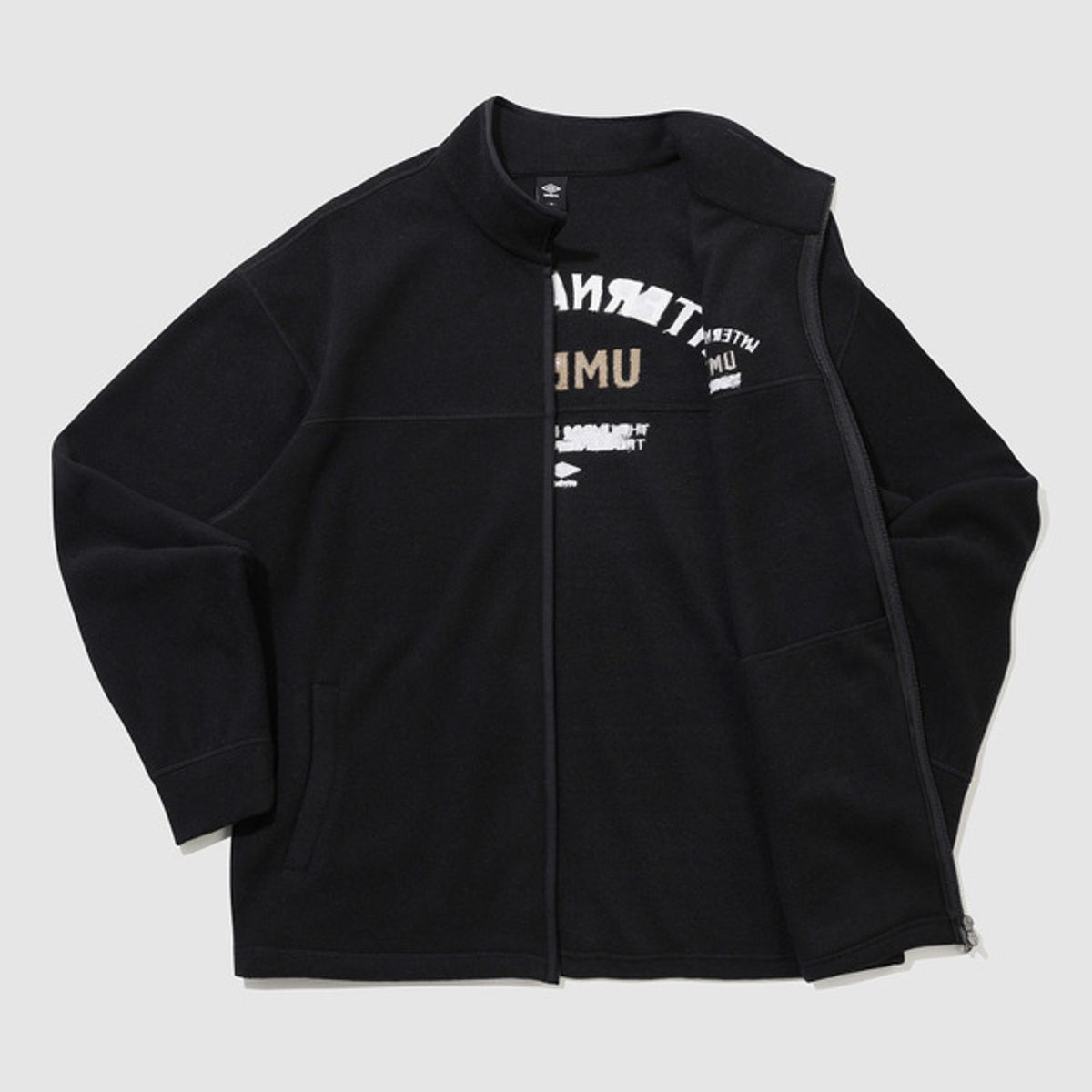 엄브로(UMBRO) 플러스플리스 스탠넥 집업 자켓 블랙 UQ421CFTN1