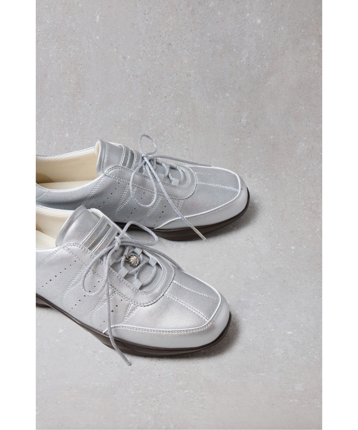 슈콤마보니(SUECOMMA BONNIE) Fev_Foil Sneakers(silver)_DE4DA25512SVX