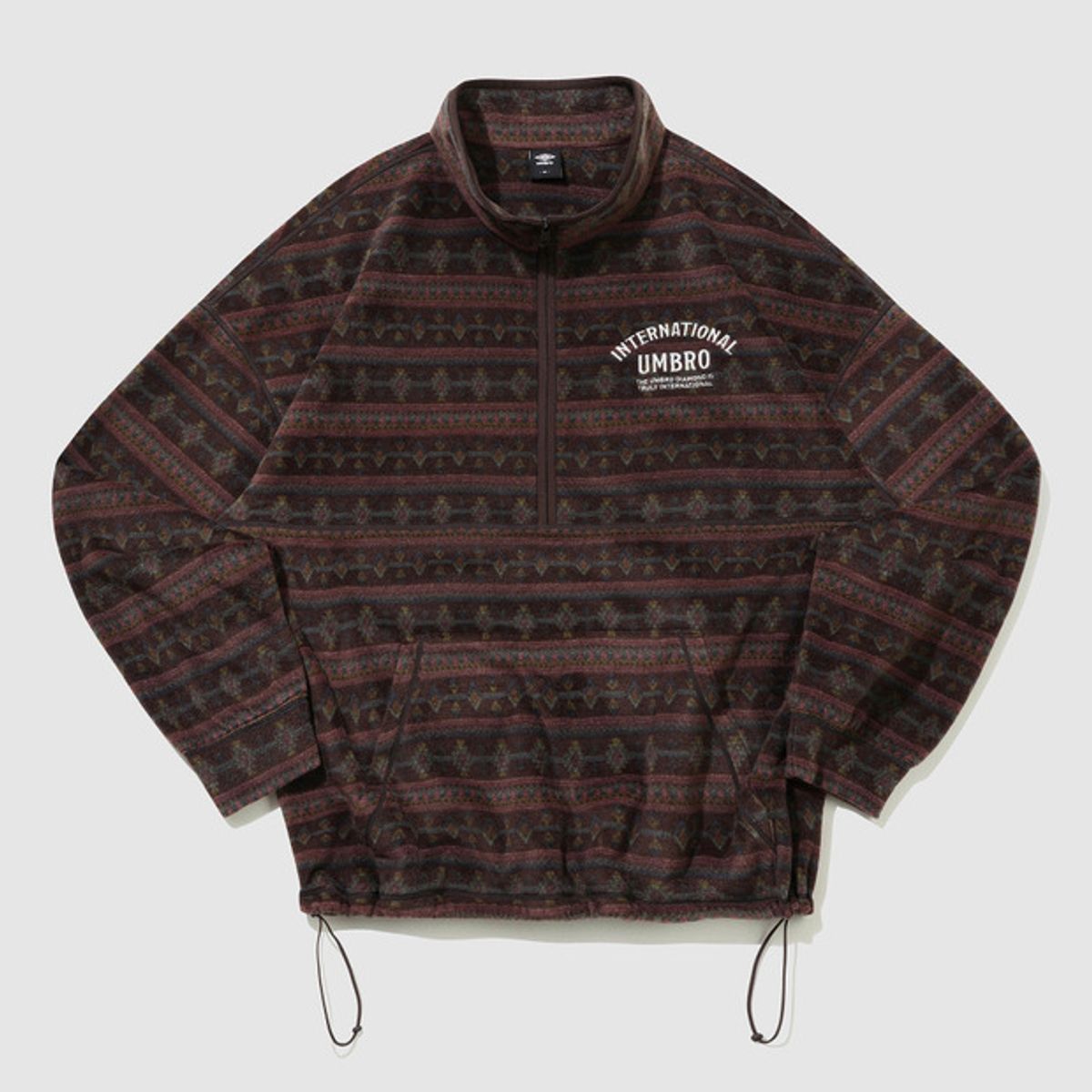 엄브로(UMBRO) 플러스플리스 레터링 하프집업 브라운 UQ423CFSN1