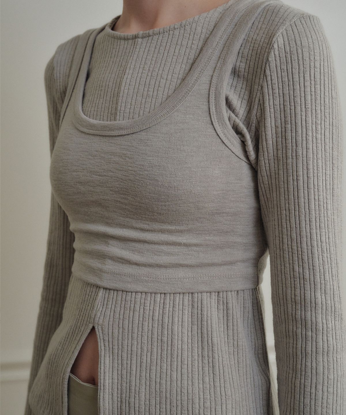 마롯(MARROT) Sleeveless Top Layered T-shirt_Pale Khaki