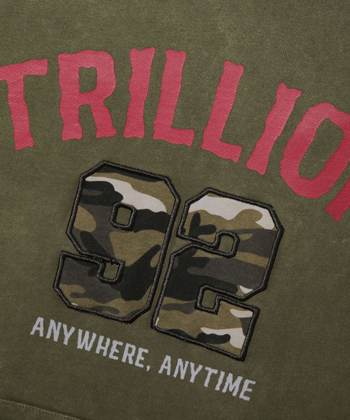 트릴리온(TRILLION) 카모 아플리케 그래픽 오버핏 후드_피그먼트 카키