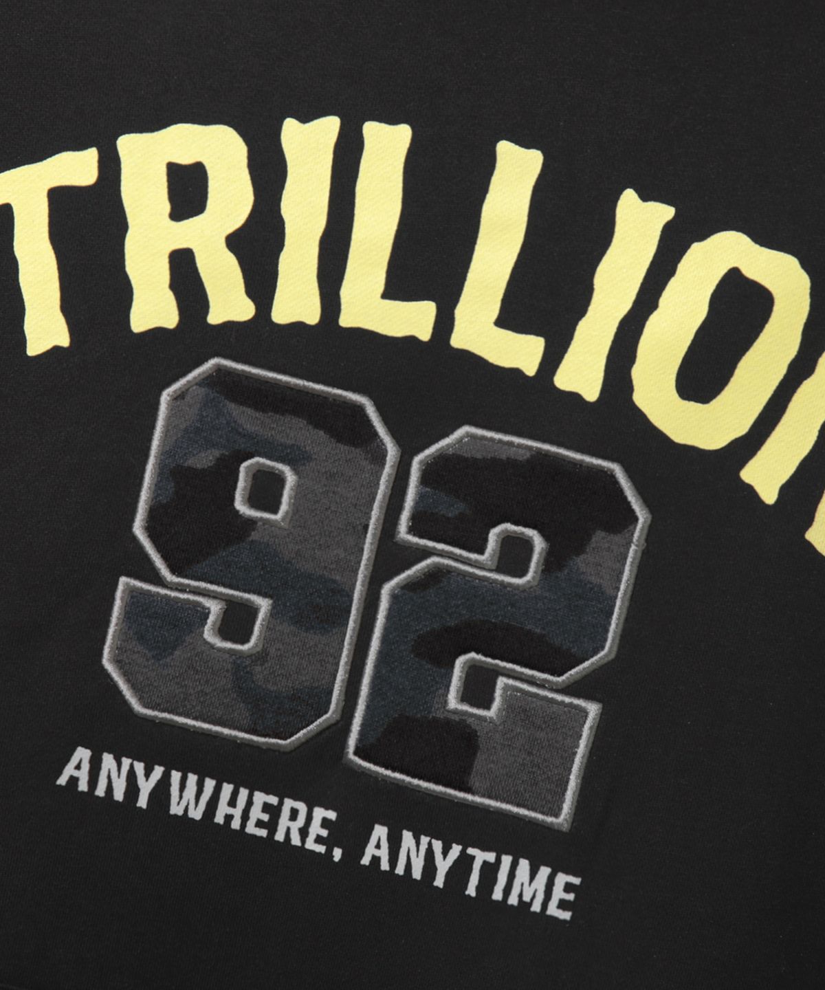 트릴리온(TRILLION) 카모 아플리케 그래픽 오버핏 후드_블랙