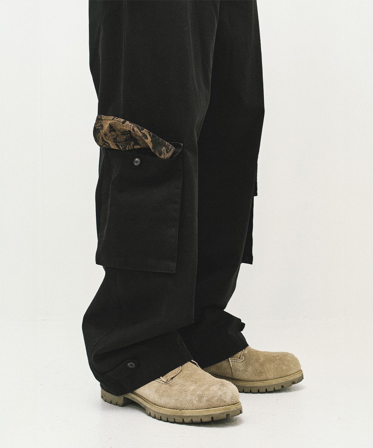 서피스에디션(SURFACE EDITION) MIRAGE CARGO PANTS BLACK