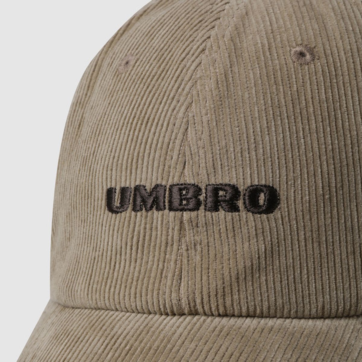 엄브로(UMBRO) 코듀로이 퍼 이어플랩 캡 브라운 UQ423CCPN3