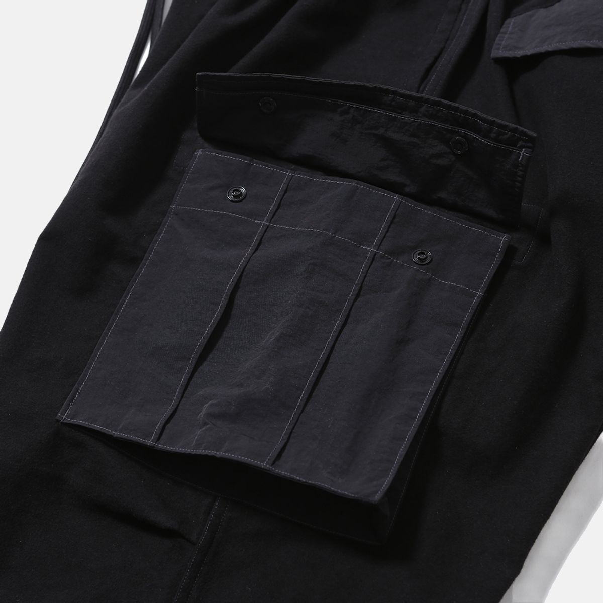 모이프(MOIF) [AW25] OVER MIL 6P BRUSHED PANTS / BLACK