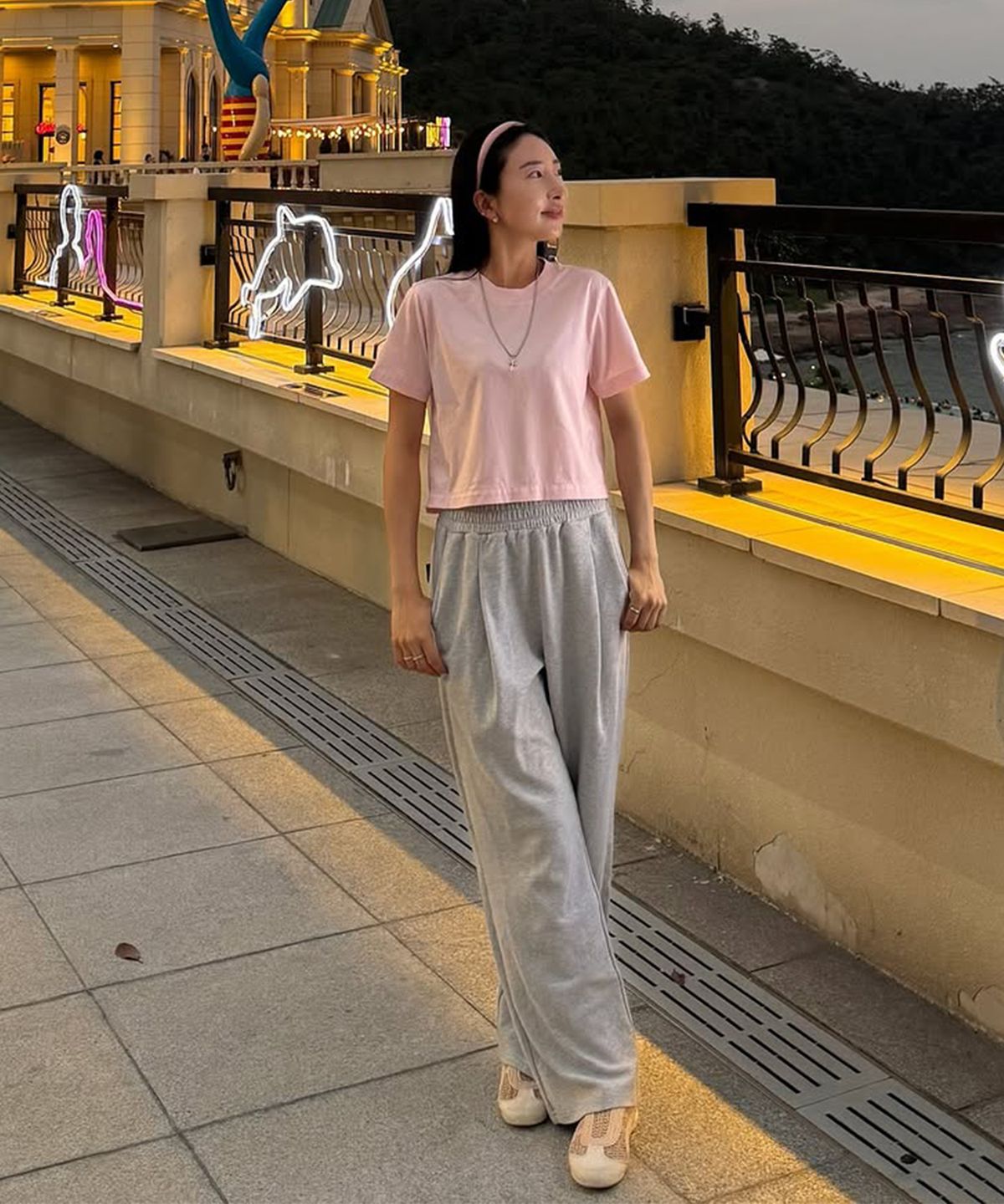 레이지비(LAZYBEE) 원턱 와이드 핏 프레시 스웨트 팬츠 W 멜란지그레이