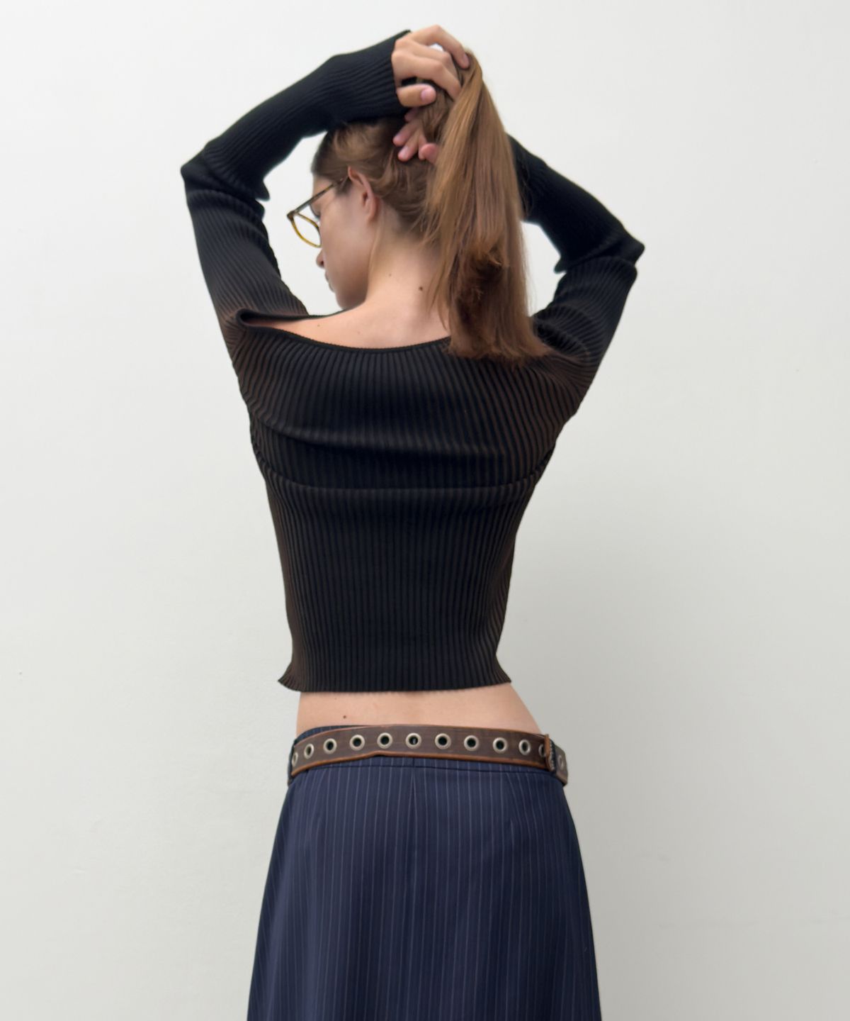 다이애그널(DIAGONAL) ONE OFF SHOULDER SPRAY KNIT (black)