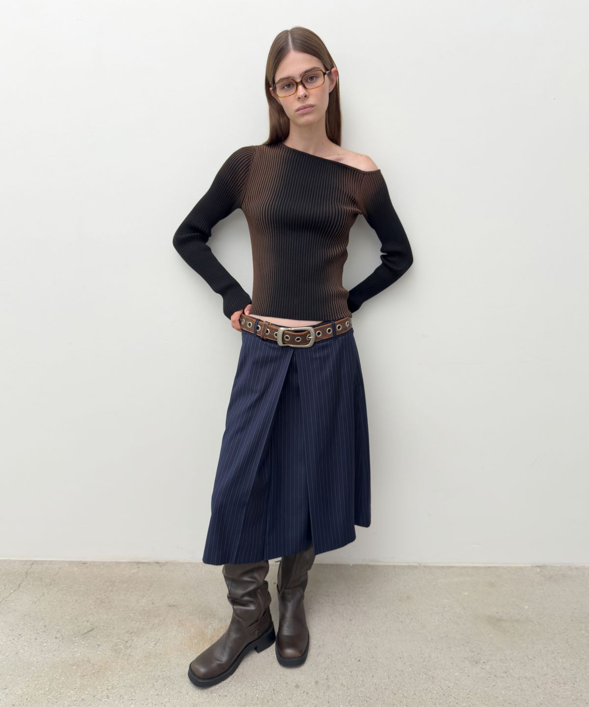 다이애그널(DIAGONAL) ONE OFF SHOULDER SPRAY KNIT (black)
