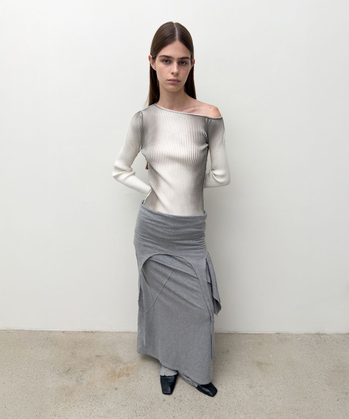 다이애그널(DIAGONAL) ONE OFF SHOULDER SPRAY KNIT (ivory)