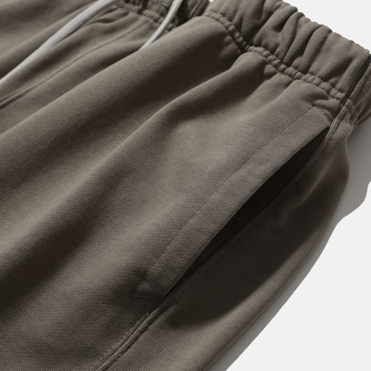 모이프(MOIF) [AW25] BAGGY SWEAT PANTS / OLIVE