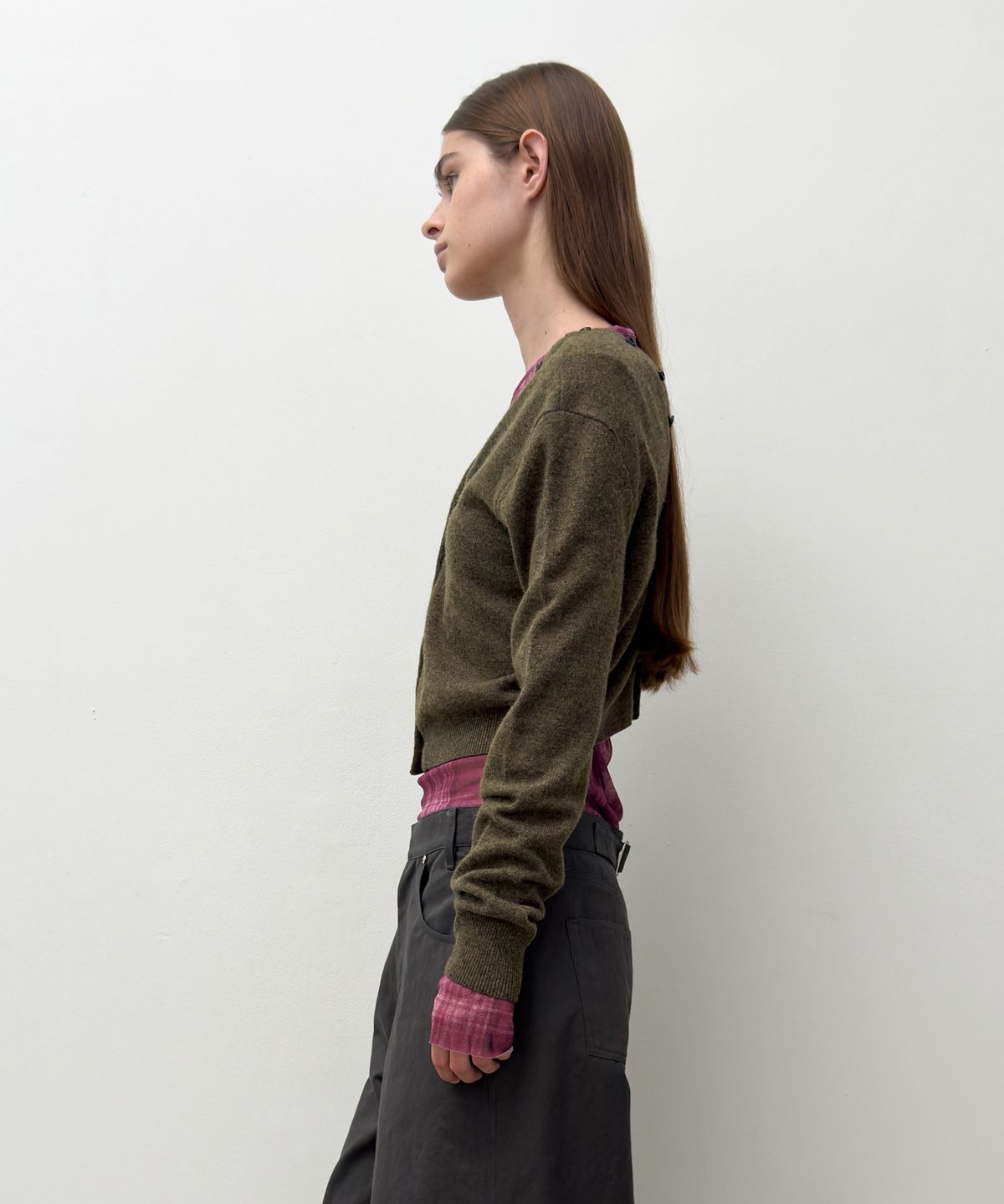 다이애그널(DIAGONAL) V NECK BUTTON CARDIGAN (khaki)