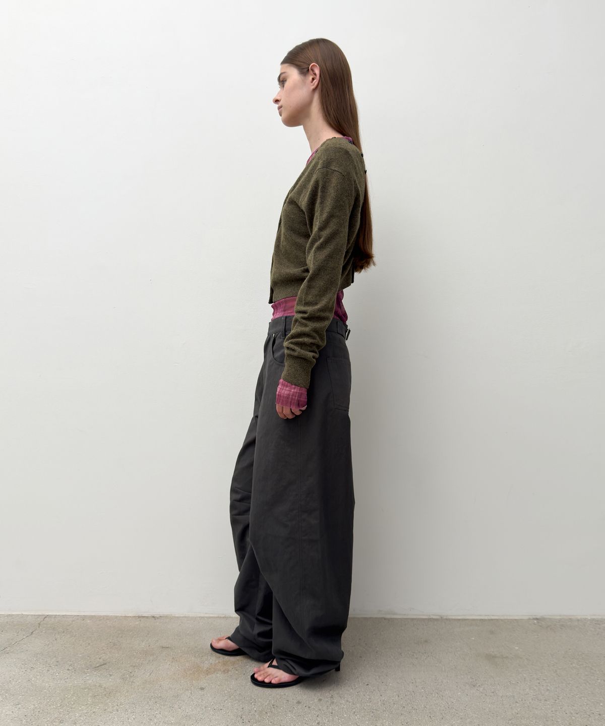 다이애그널(DIAGONAL) V NECK BUTTON CARDIGAN (khaki)