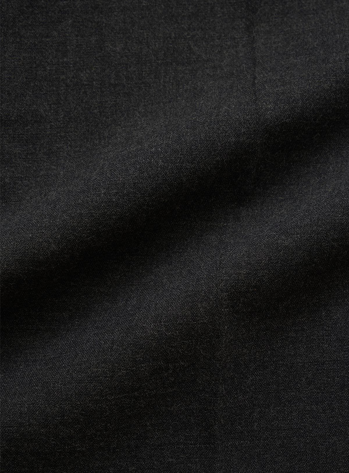 더바넷(THEBARNNET) Mould Low Rise Slacks_Charcoal