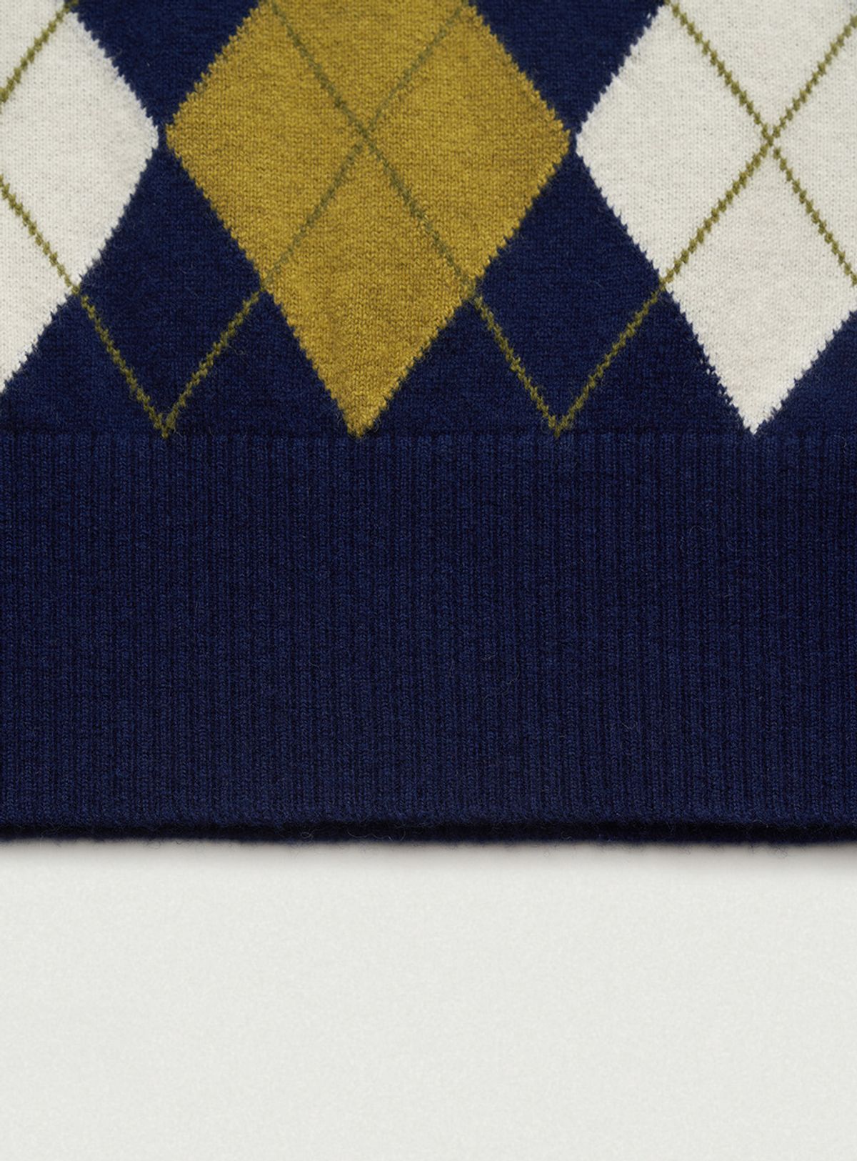 더바넷(THEBARNNET) Caden Argyle Knit Vest_Navy