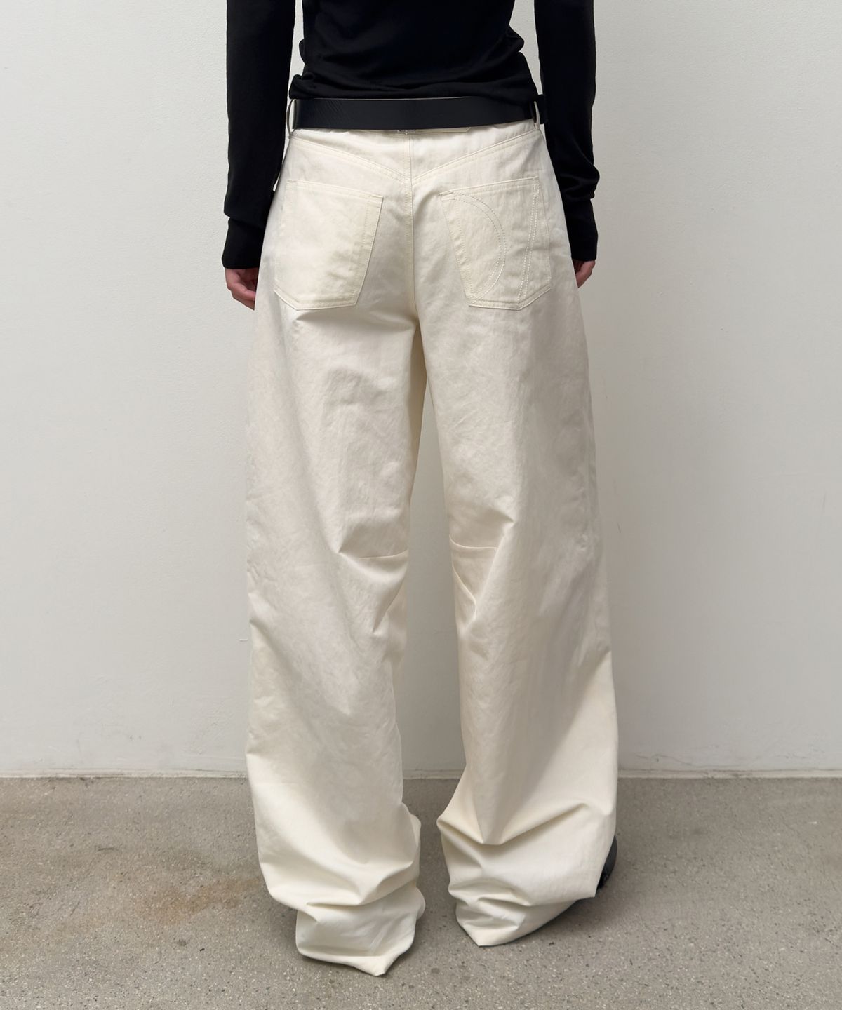 다이애그널(DIAGONAL) CURVED STURDY TROUSERS (cream)
