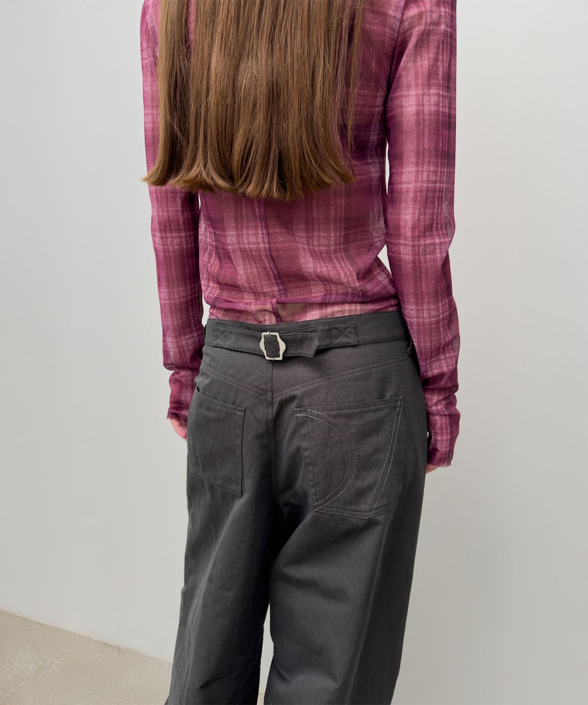 다이애그널(DIAGONAL) CURVED STURDY TROUSERS (dark grey)