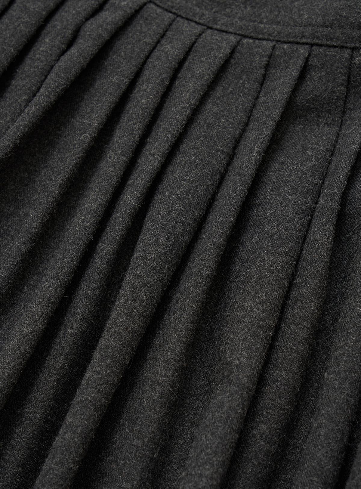 더바넷(THEBARNNET) Karelian Pleats Mini Skirt_Charcoal
