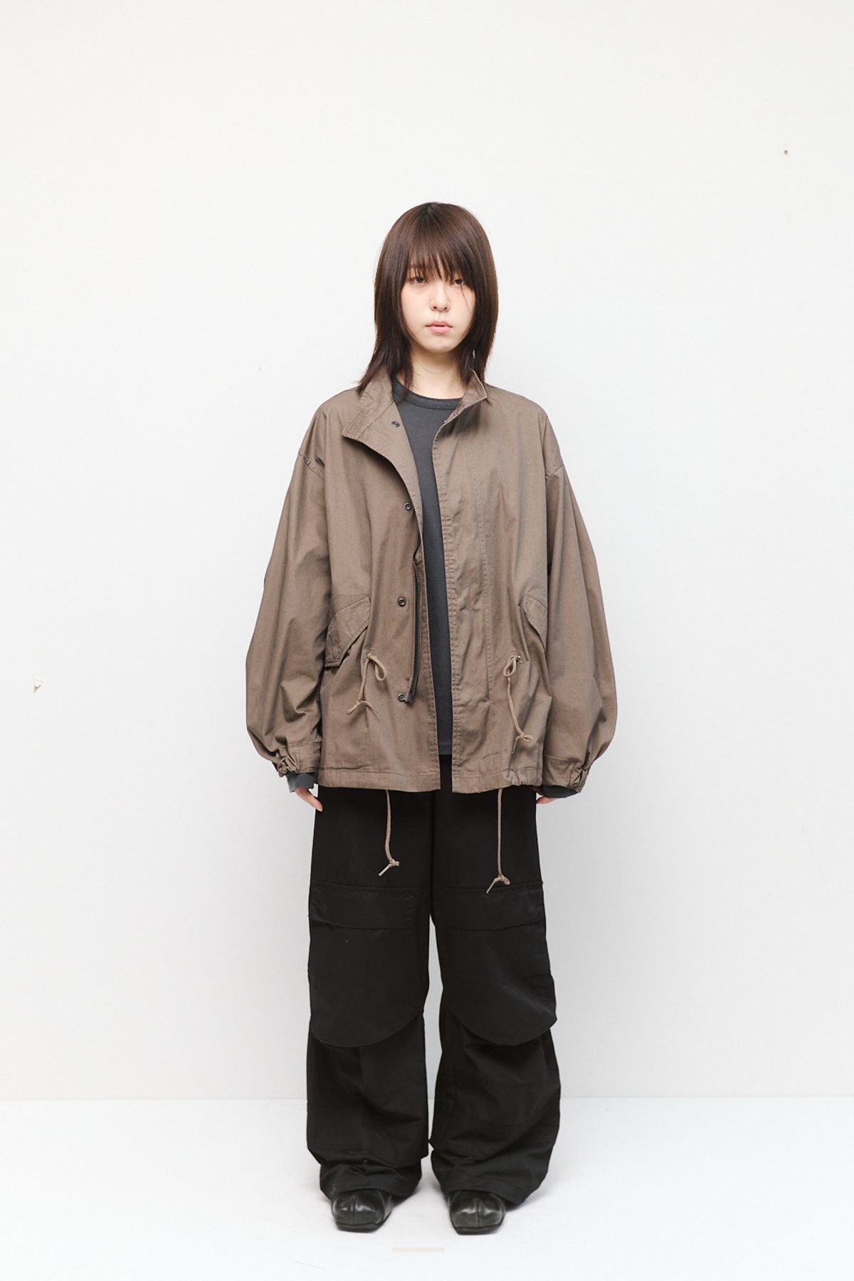 해칭룸(HATCHINGROOM) Short Mods Parka Mud Brown