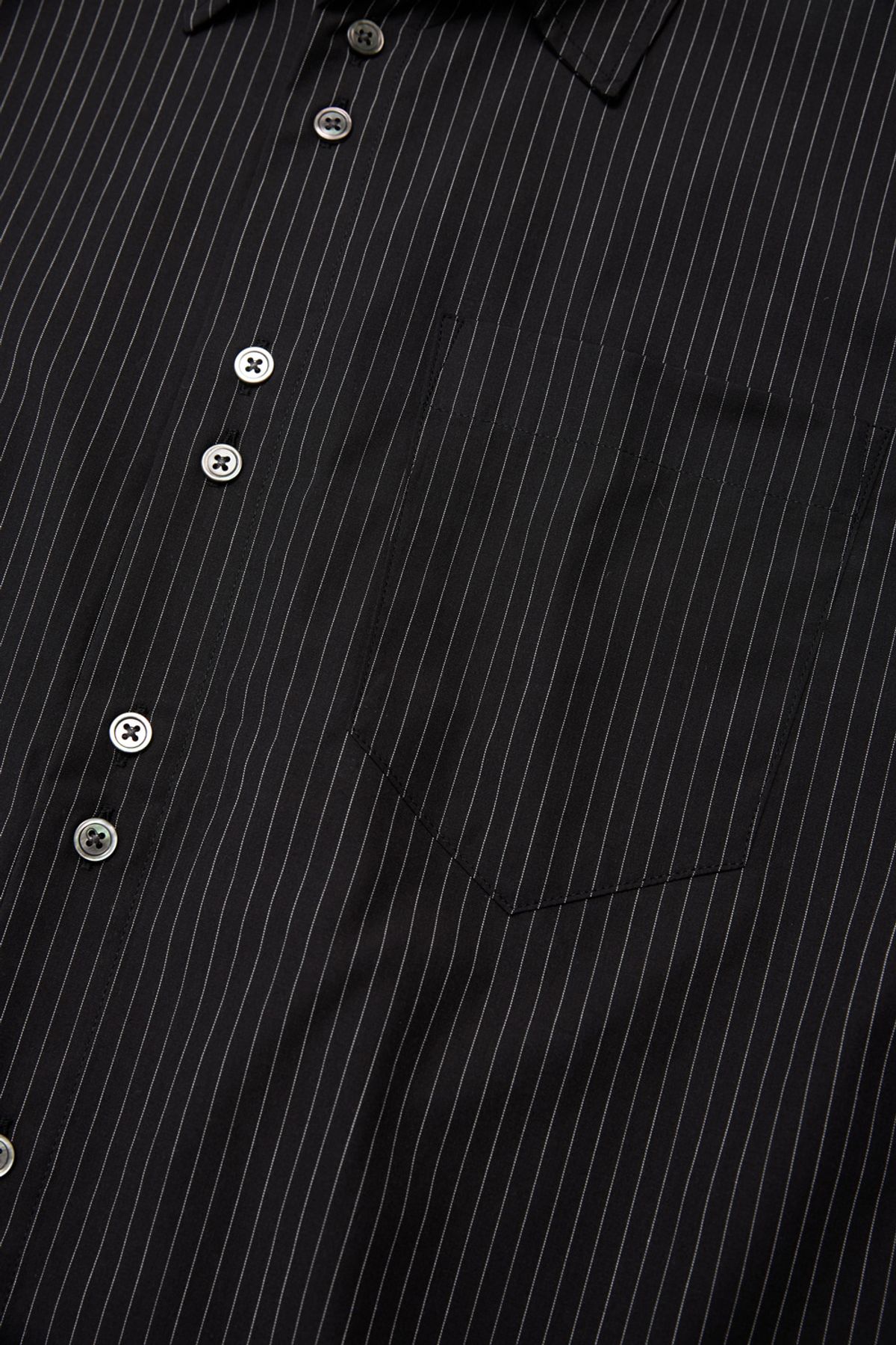 해칭룸(HATCHINGROOM) Rana Shirt Pin Stripe Black