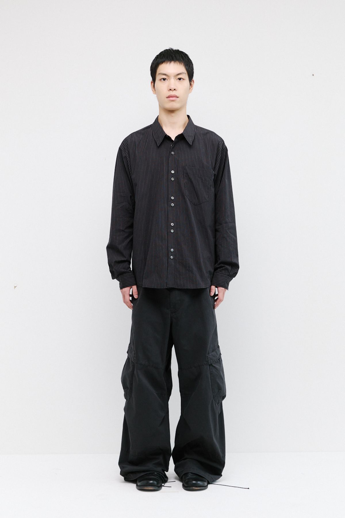 해칭룸(HATCHINGROOM) Rana Shirt Pin Stripe Black