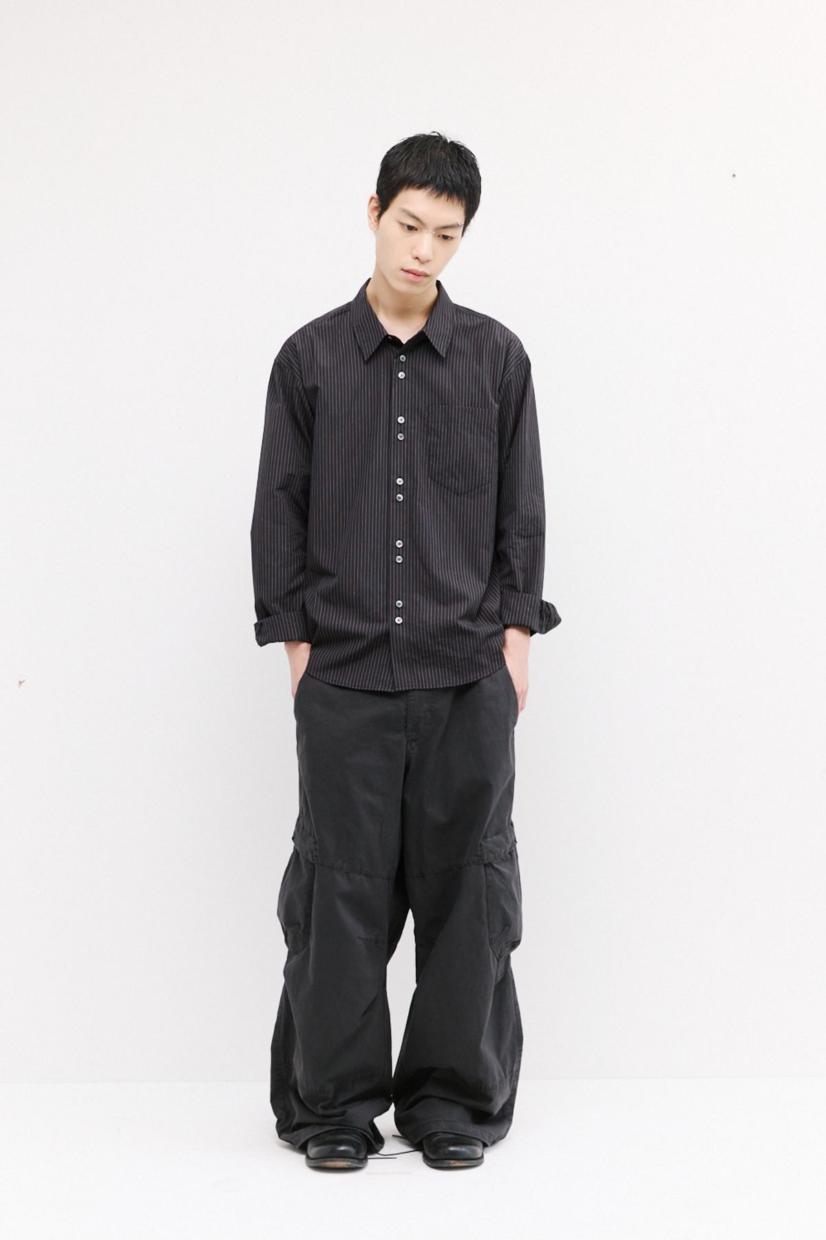 해칭룸(HATCHINGROOM) Rana Shirt Pin Stripe Black