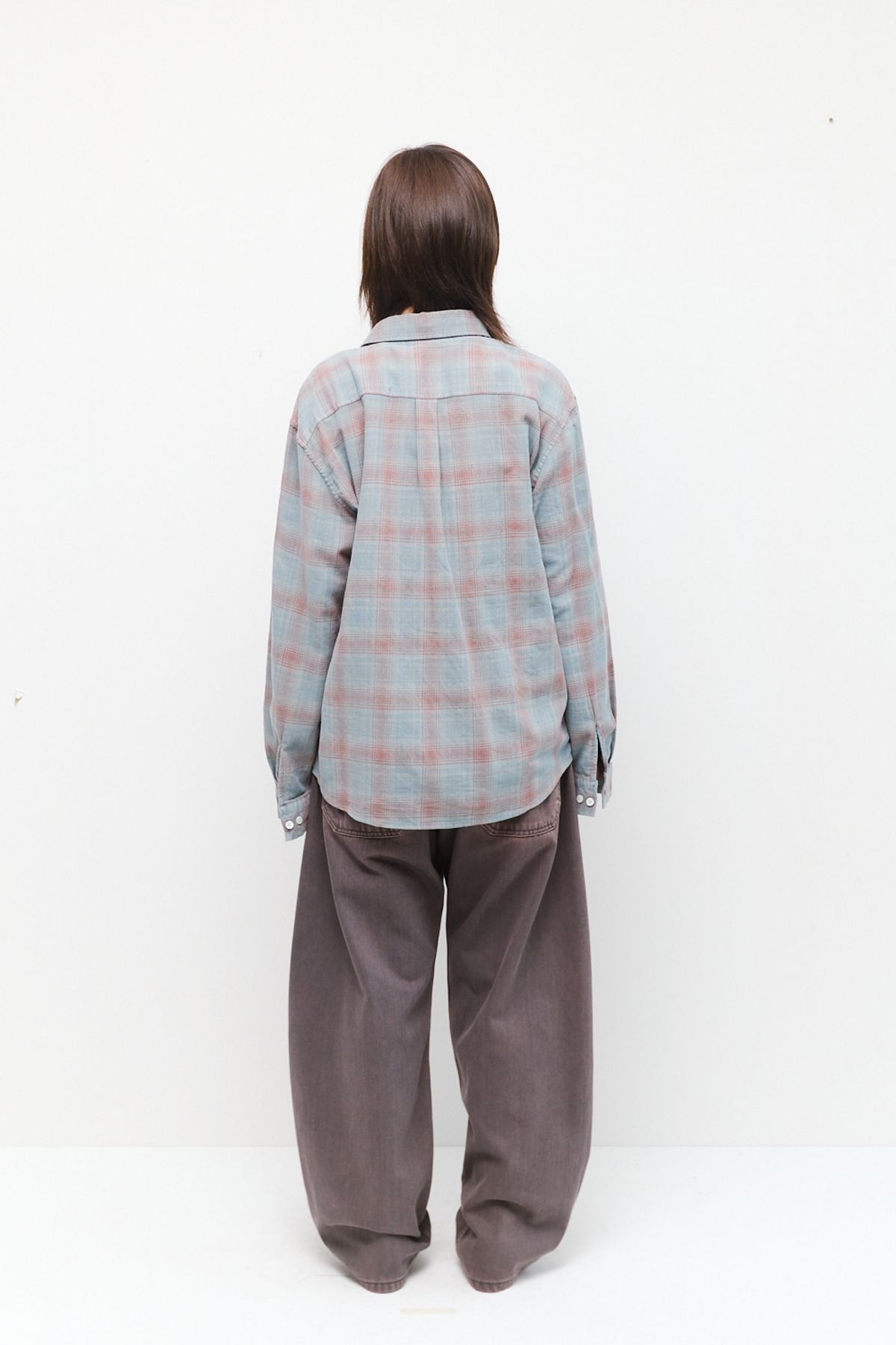 해칭룸(HATCHINGROOM) Curve Jeans Washed Charcoal