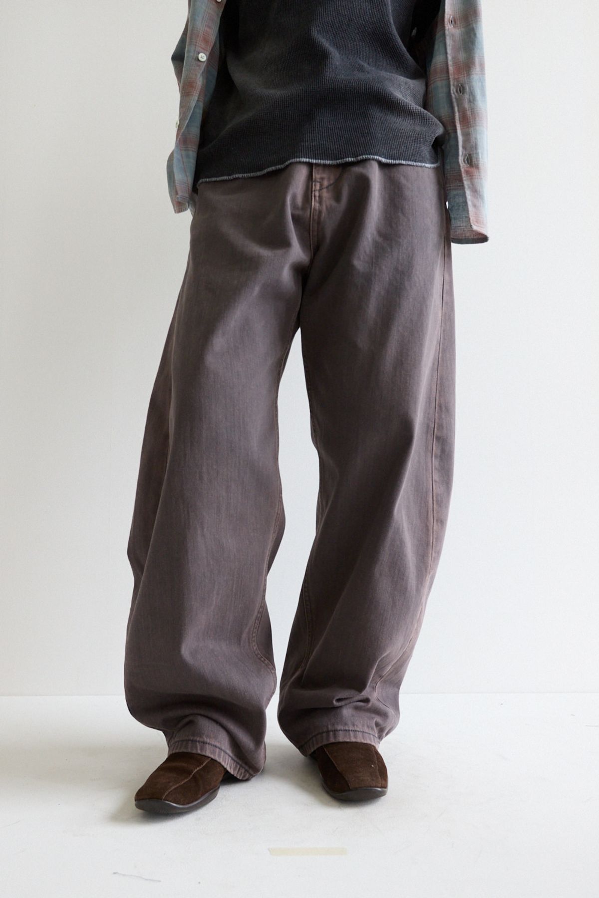 해칭룸(HATCHINGROOM) Curve Jeans Washed Charcoal
