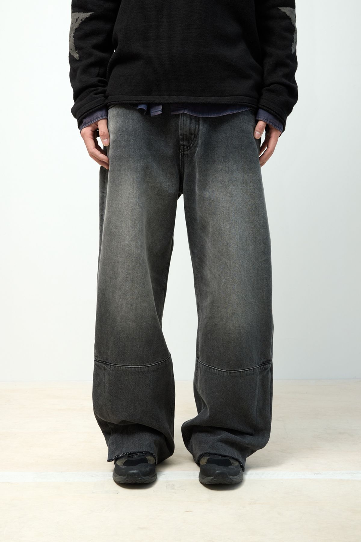 해칭룸(HATCHINGROOM) Flare Button Jeans Washed Black