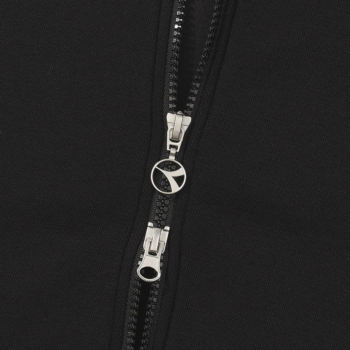 디아도라(diadora) 에어쿠션 후드집업 자켓 BLACK