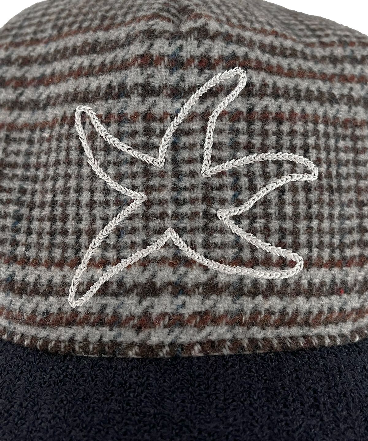더콜디스트모먼트(THE COLDEST MOMENT) TCM knit logo cap (navy)