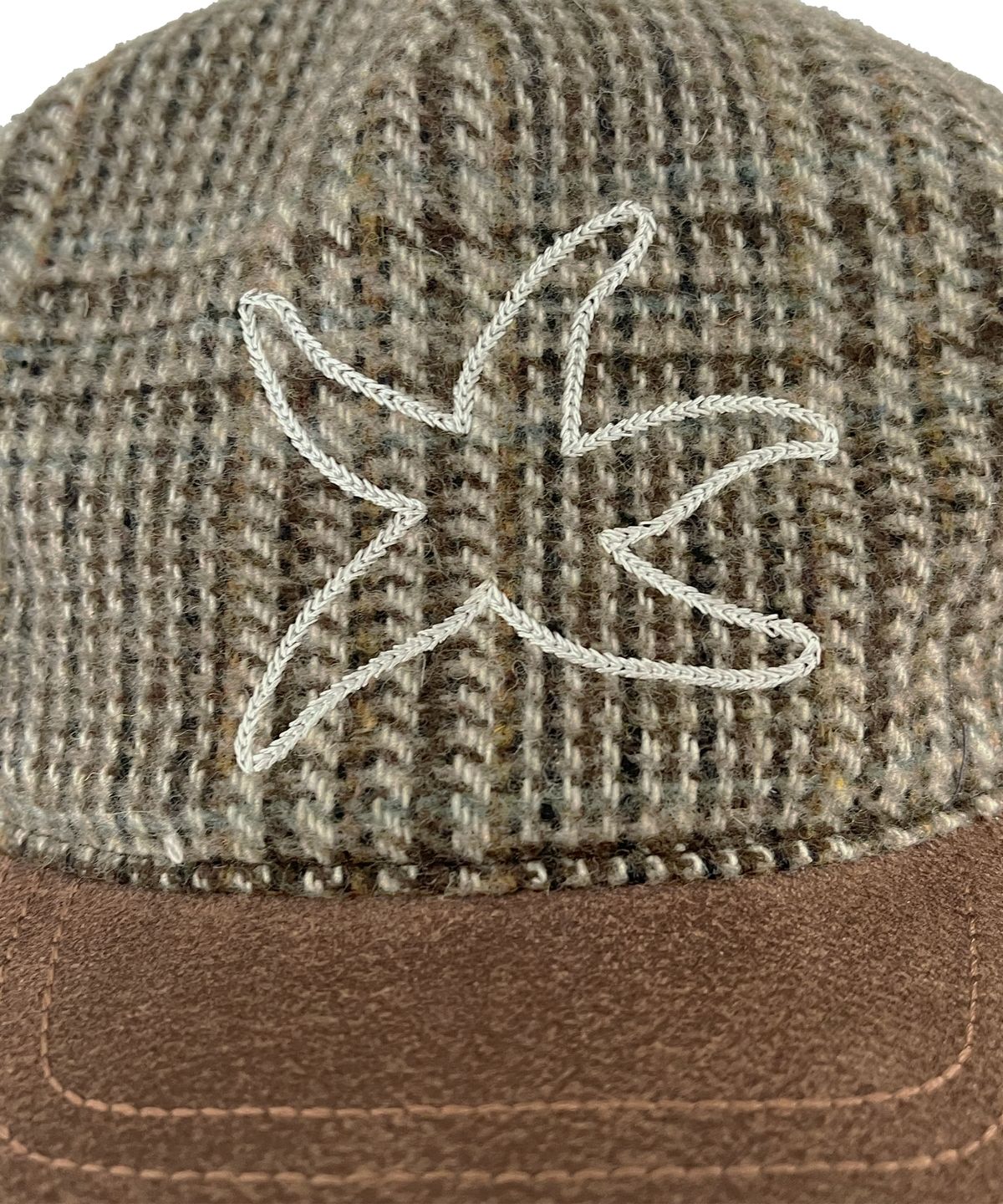더콜디스트모먼트(THE COLDEST MOMENT) TCM knit logo cap (brown)