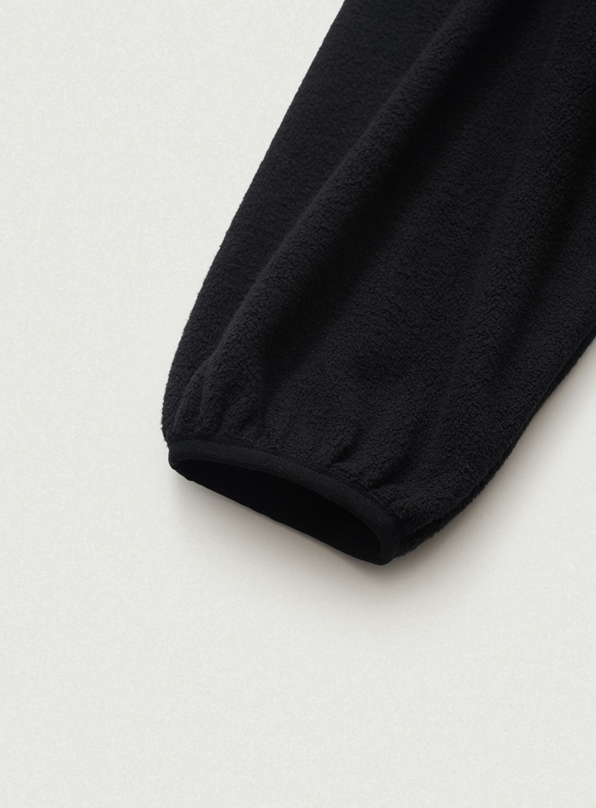 더바넷(THEBARNNET) Laska Fleece Half-Zip Pullover_Black