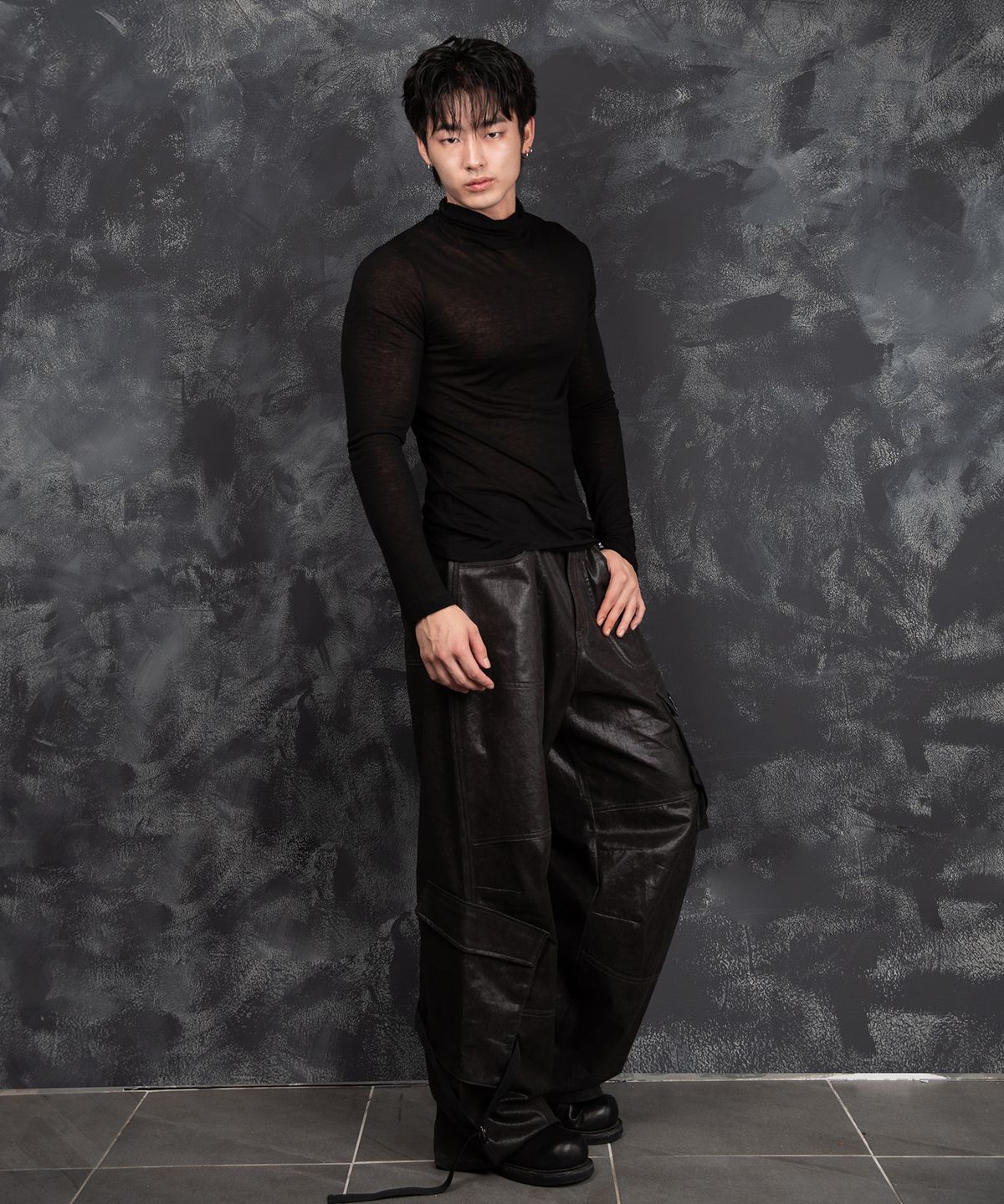 디그노루시르(DIGNOLUCIR) 시스루 울 터틀넥(Black)