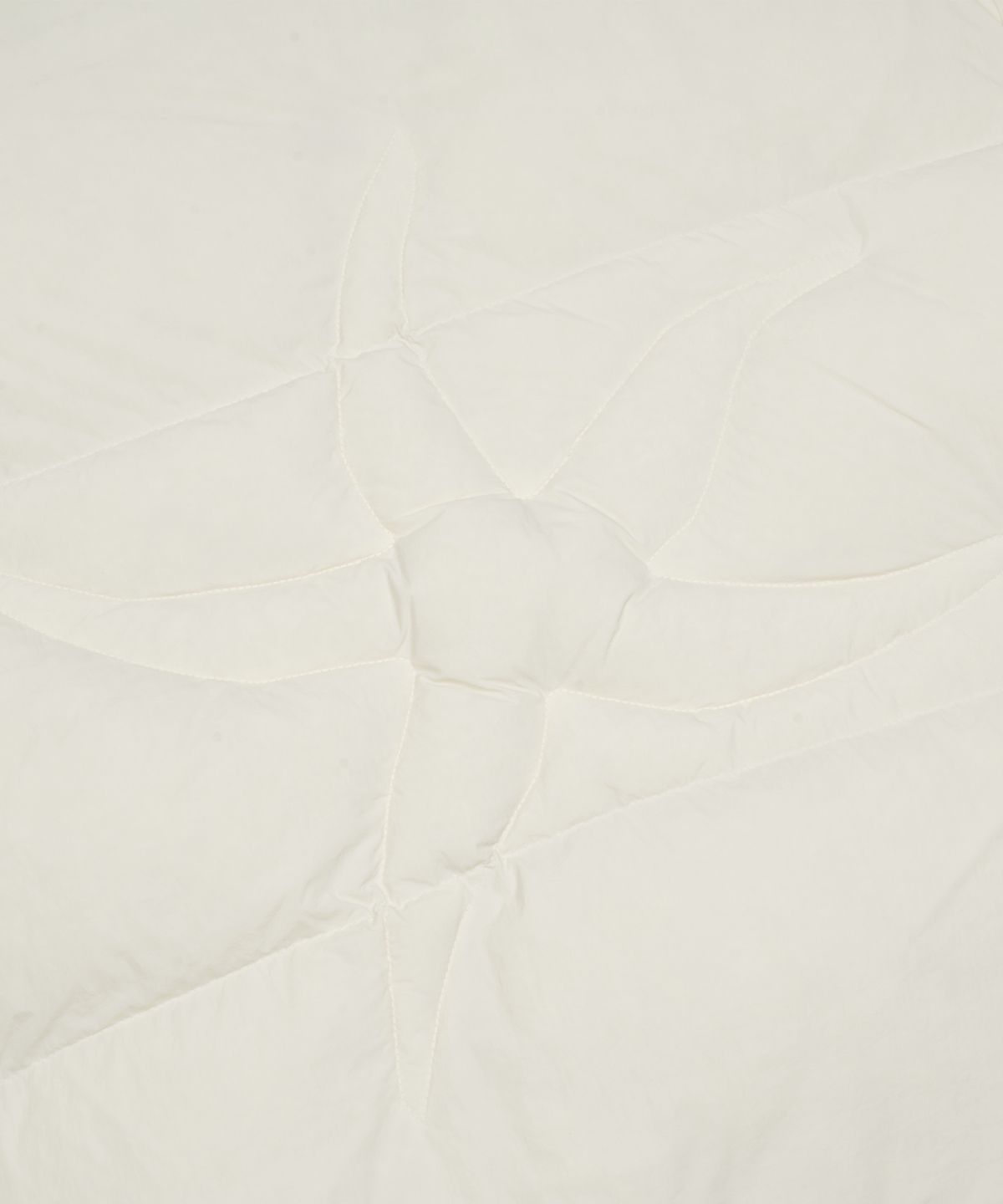 더콜디스트모먼트(THE COLDEST MOMENT) TCM starfish logo puffer jacket (ivory)