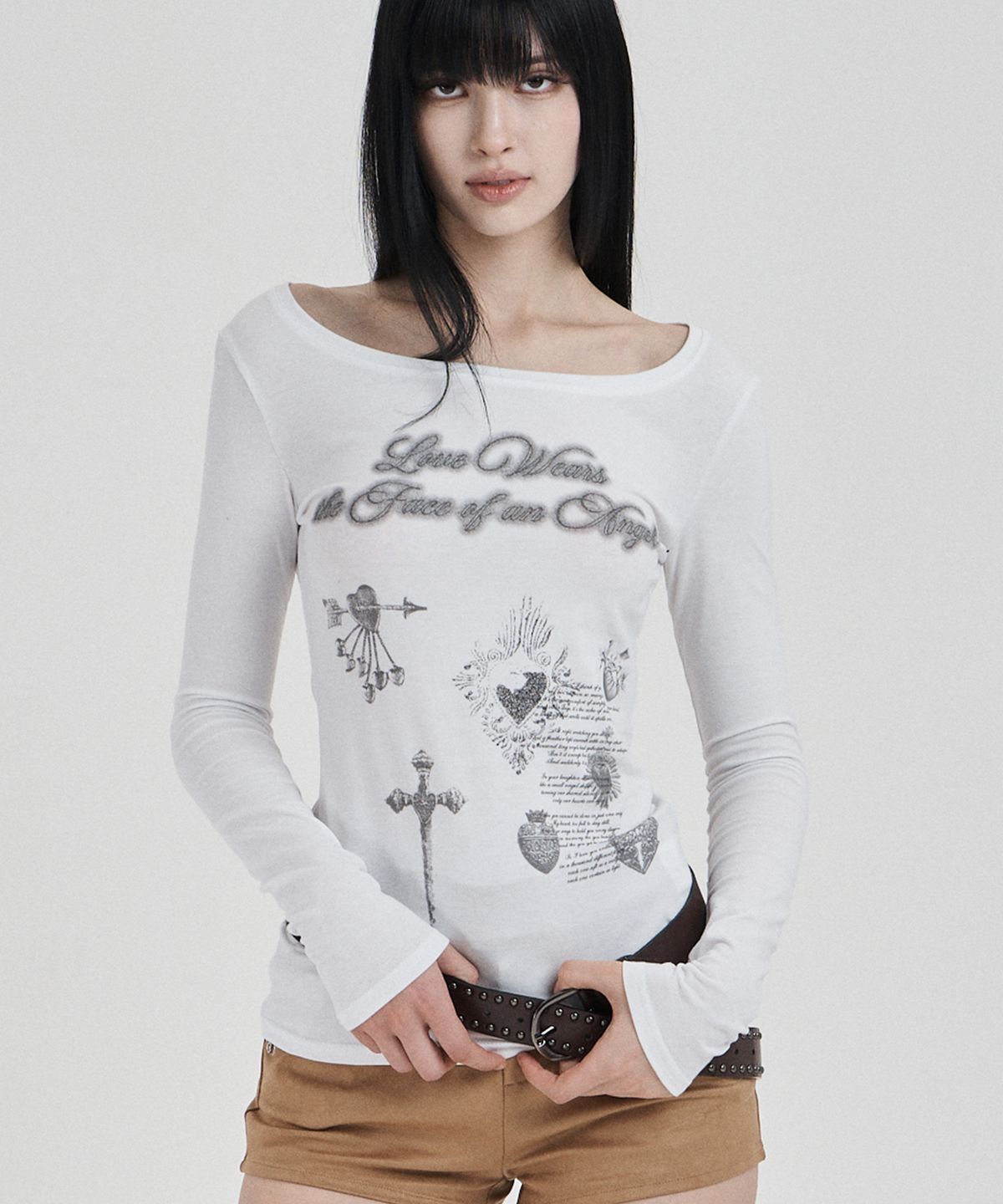 일리오(ILLIO) White Vintage heart longsleeve