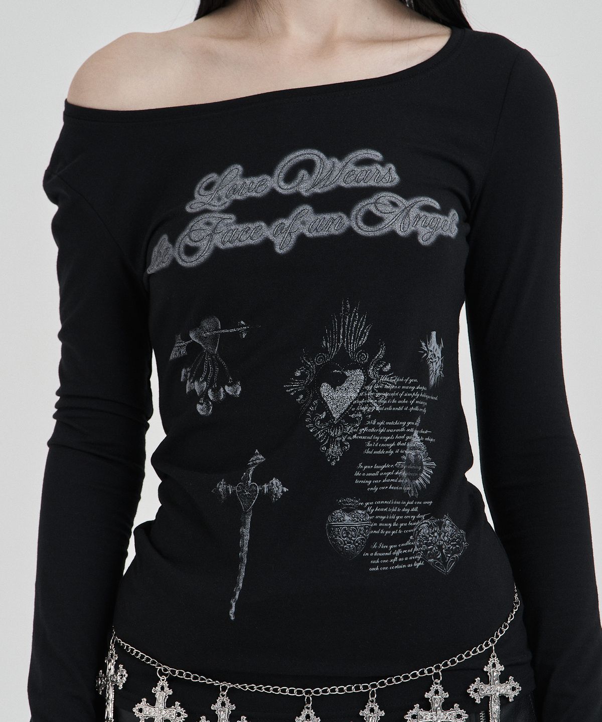 일리오(ILLIO) Black Vintage heart longsleeve
