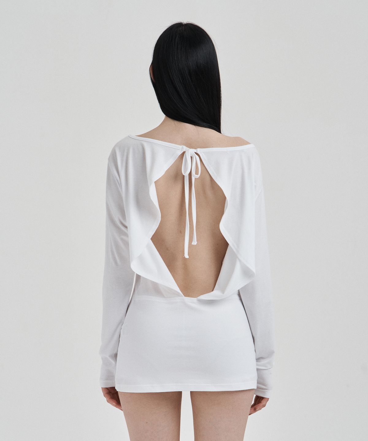 일리오(ILLIO) White Backless waist knot longsleeve