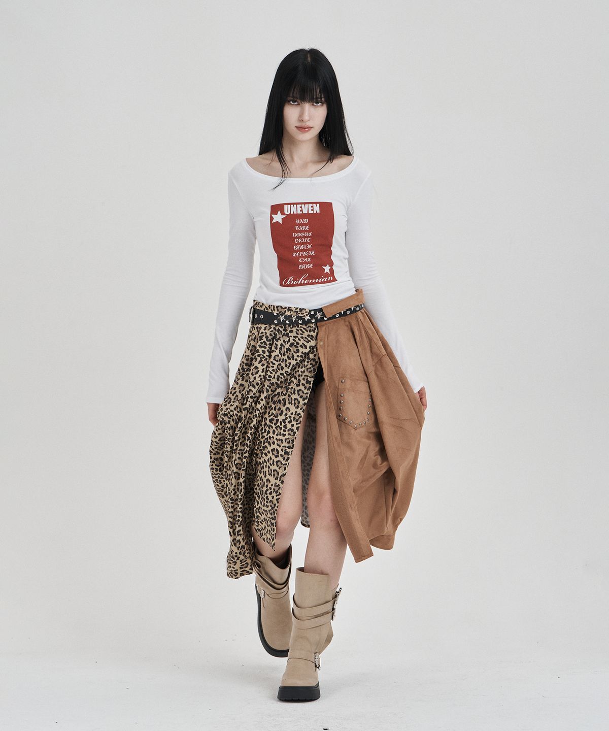 일리오(ILLIO) Red Uneven graphic longsleeve