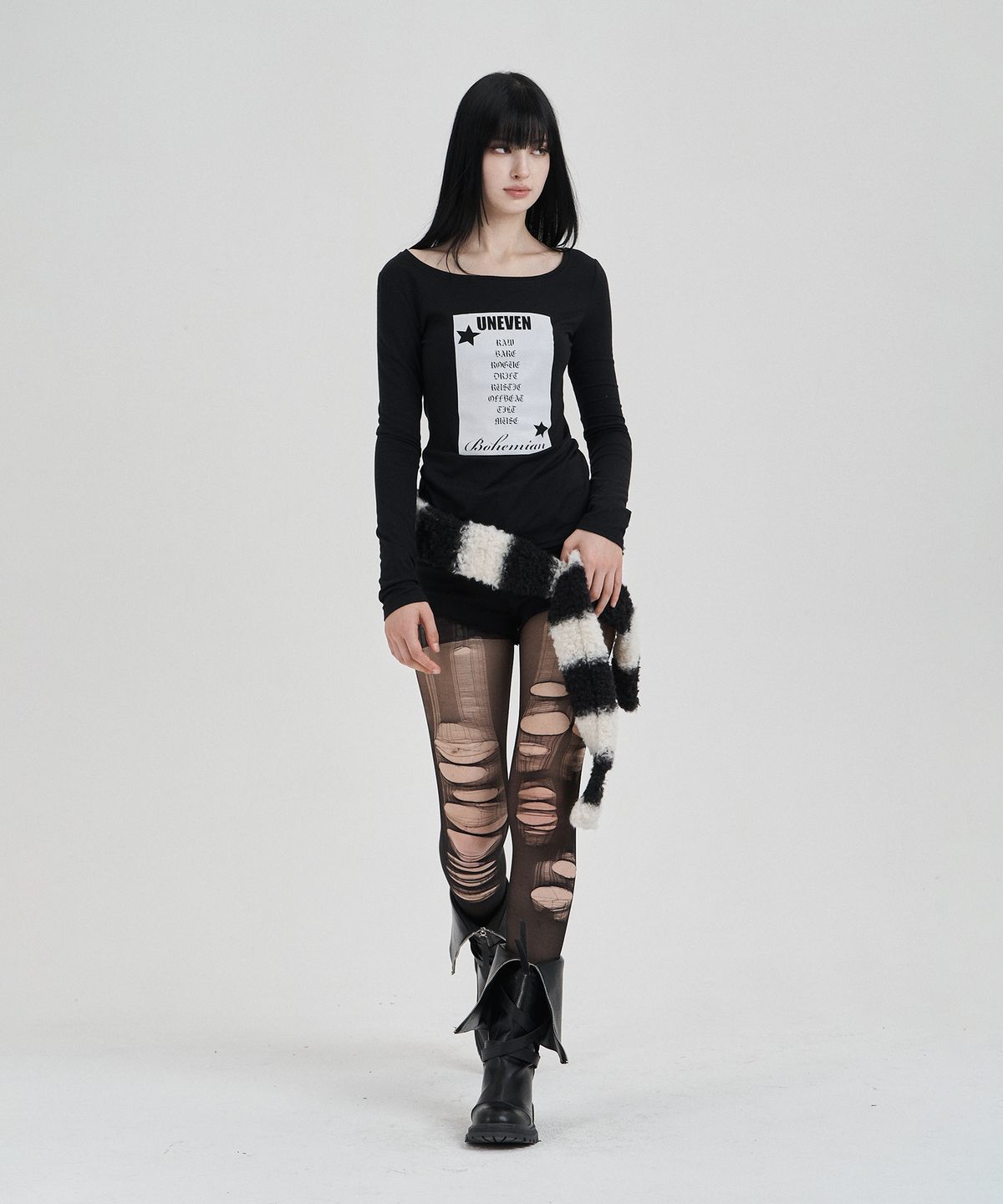 일리오(ILLIO) Black Uneven graphic longsleeve